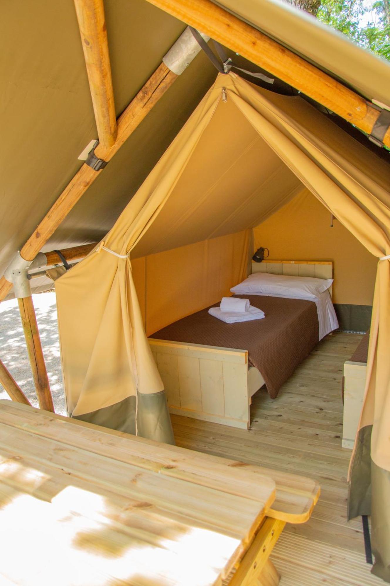 Luxor Chianti Glamping Village คาสเตลลินาอินเคียนติ ภายนอก รูปภาพ