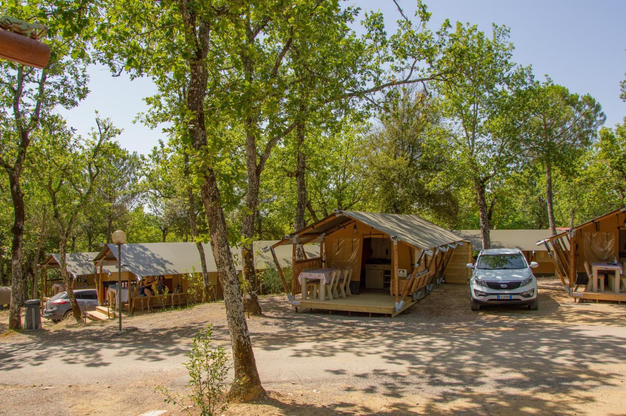 Luxor Chianti Glamping Village คาสเตลลินาอินเคียนติ ภายนอก รูปภาพ